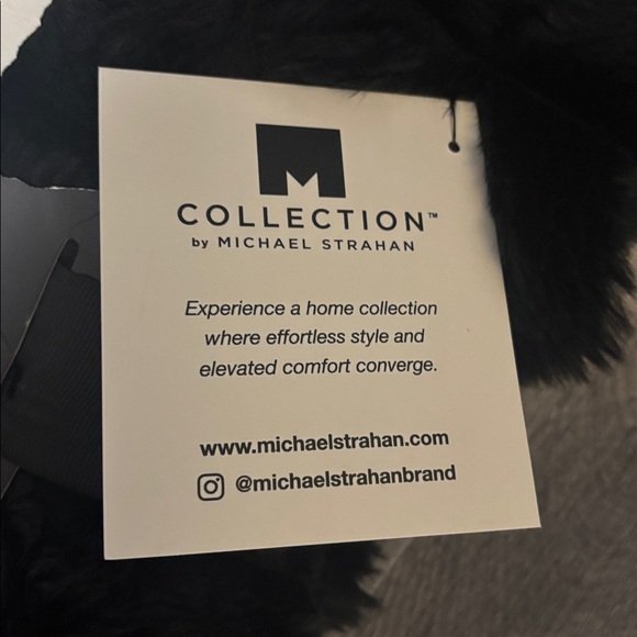 Luxury Black Faux Fur Throw Blanket - Picture 3 of 3